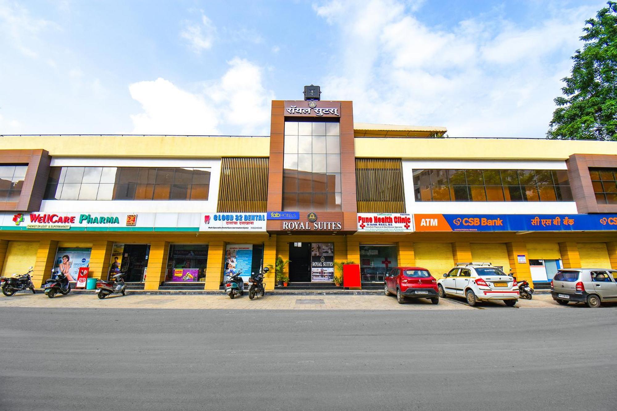 Fabhotel Royal Suits - Nr Mahadji Shinde Chhatri Mundhva Exterior foto